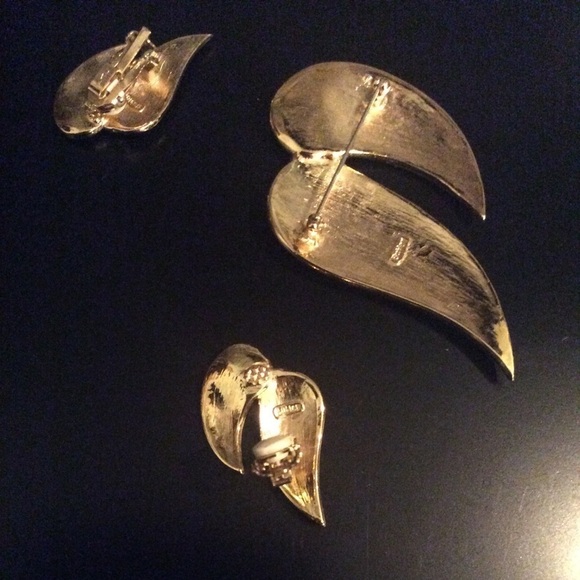 Vintage Signed Butler Large Brooch And Clip On Earrings - Picture 9 of 15